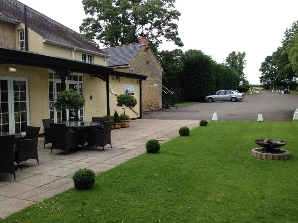 Millhouse Hotel And Riverside Restaurant Sharnbrook Eksteriør bilde