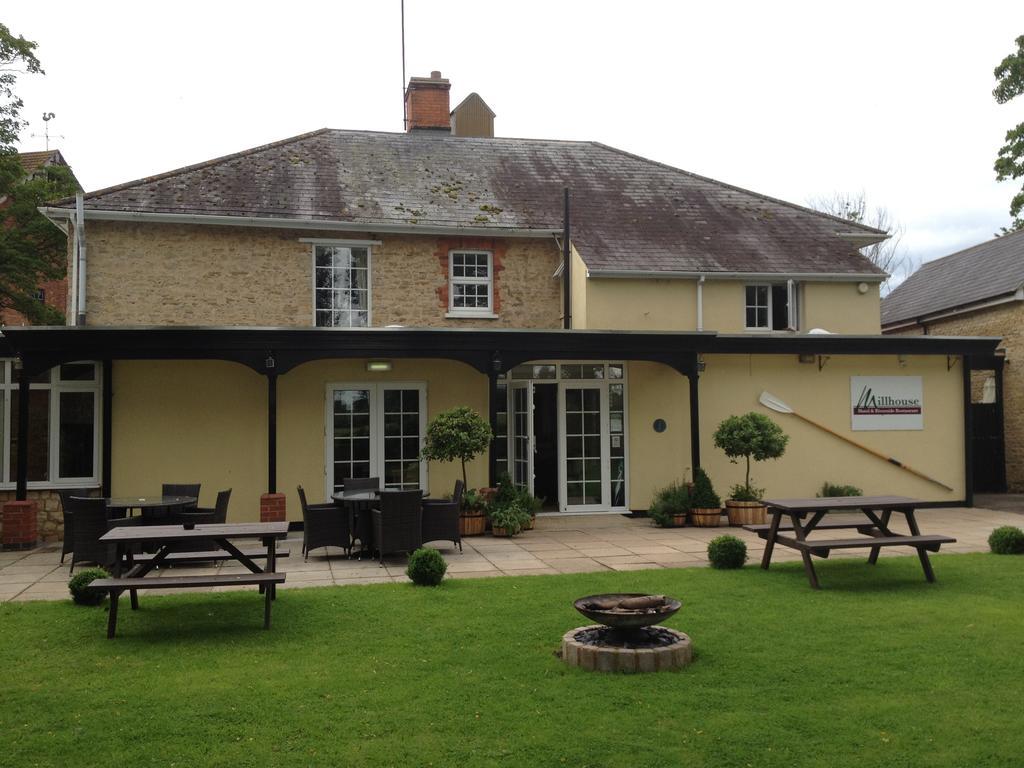 Millhouse Hotel And Riverside Restaurant Sharnbrook Eksteriør bilde